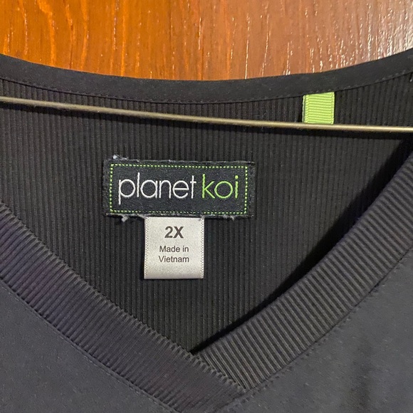 Scrub top - Picture 2 of 2